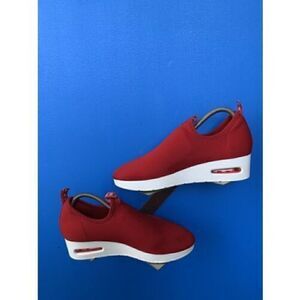 DKNY Women's, Color Black Mylo Slip On Sneaker /1989 /31127 Size 8.5